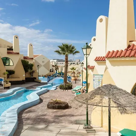 Family Poolside South Facing