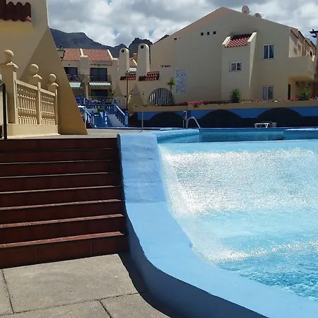 Villa Family Poolside South Facing